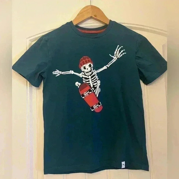 Tommy Bahama Halloween skeleton on skateboard tee shirt boys size 12 - Picture 1 of 6